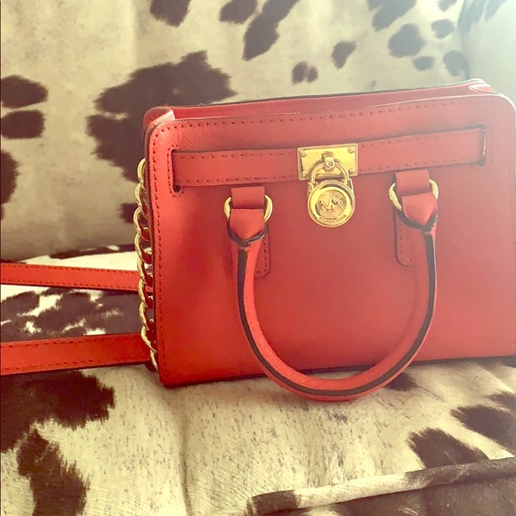 Michael Kors Handbags - MINI RED MICHEAL KORS PURSE ❤️❤️ HARDLY WORN